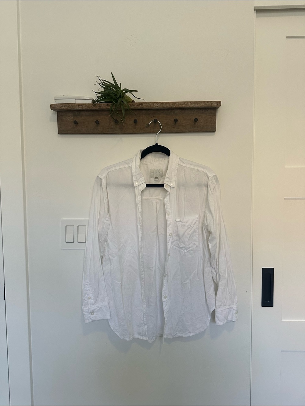 American Eagle Outfitters White Casual Button-Down Shirt